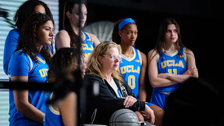 women's basketball players
